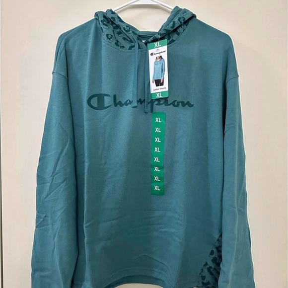 New with tags sweatshirt - Picture 3 of 3